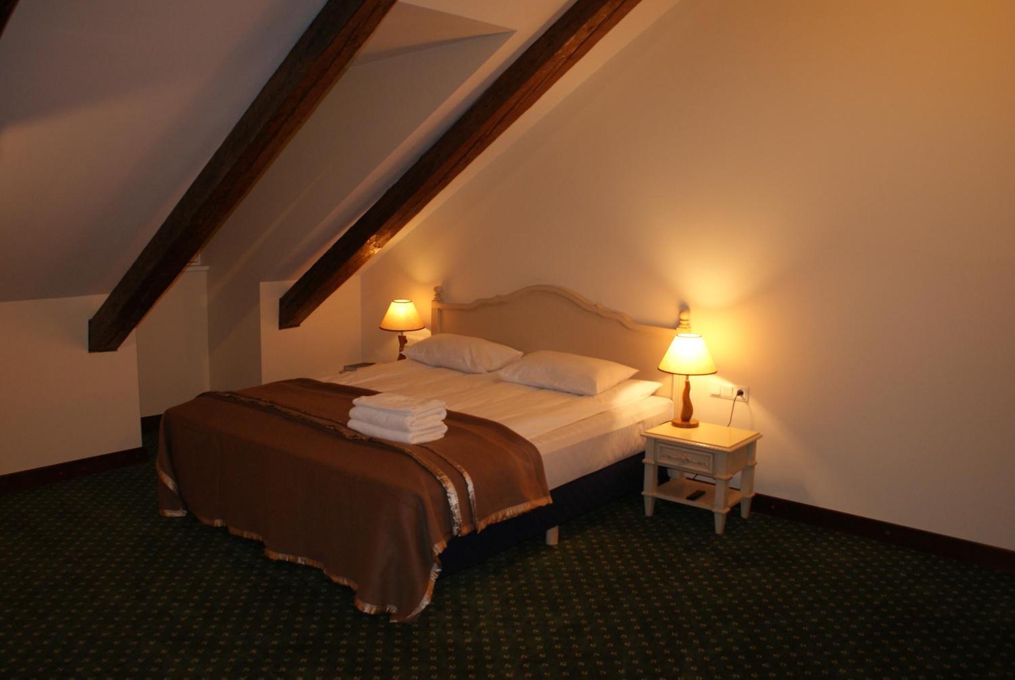 Готель Bistrampolis Manor Kuciai Номер фото