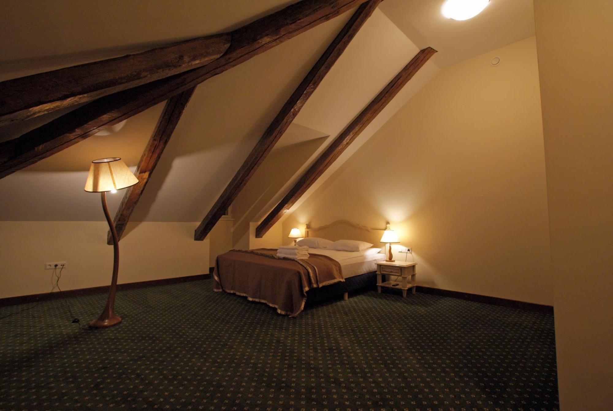 Готель Bistrampolis Manor Kuciai Номер фото