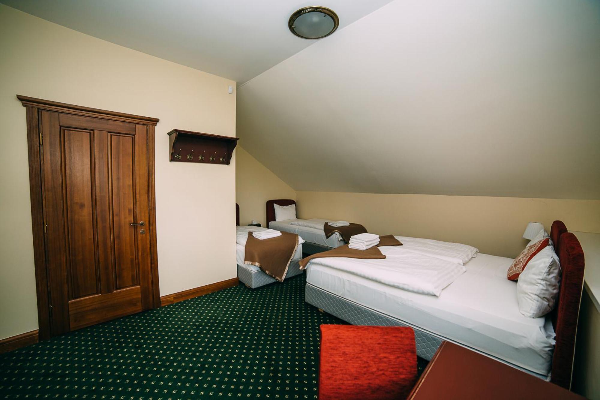 Готель Bistrampolis Manor Kuciai Номер фото