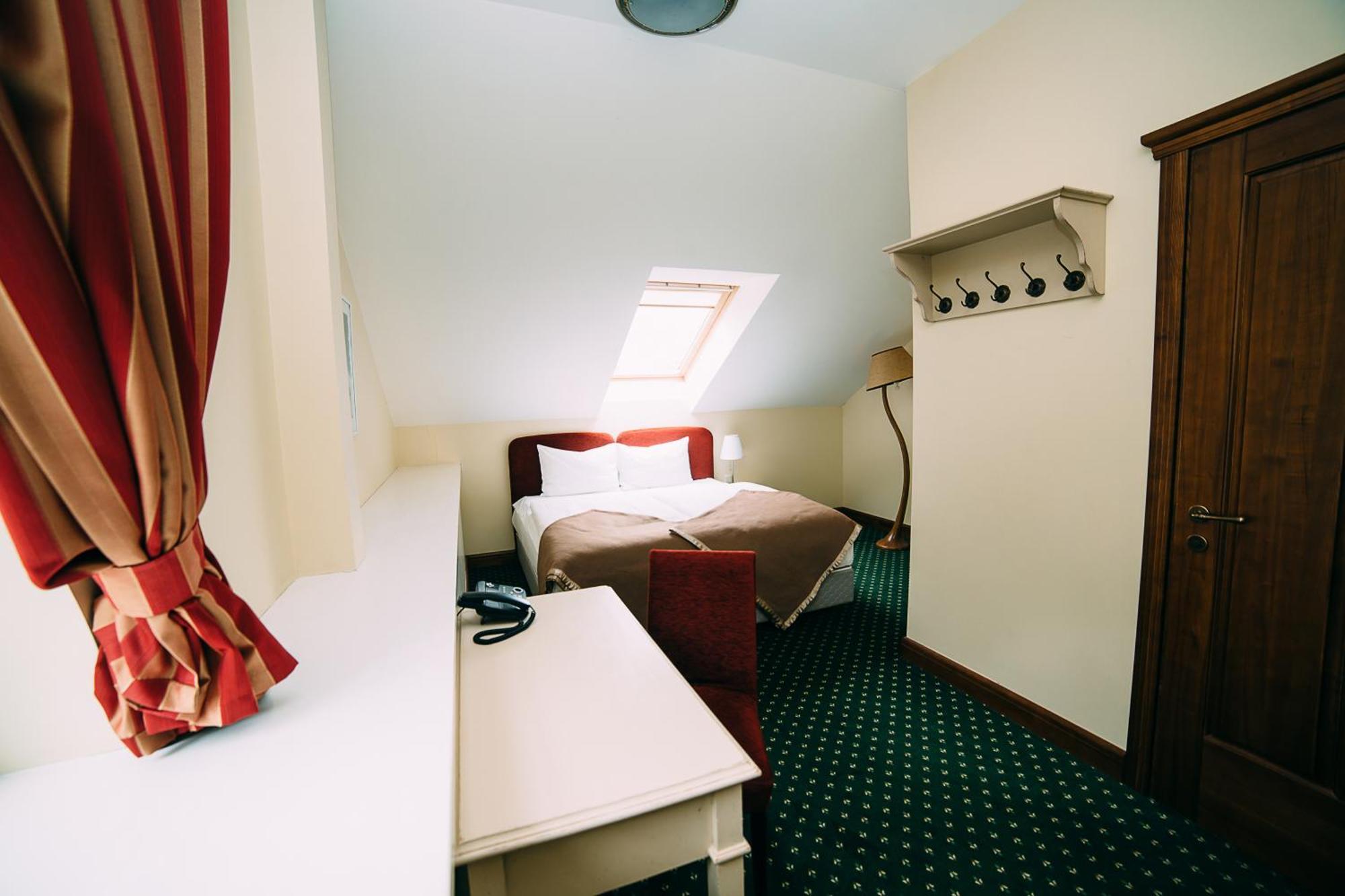 Готель Bistrampolis Manor Kuciai Номер фото