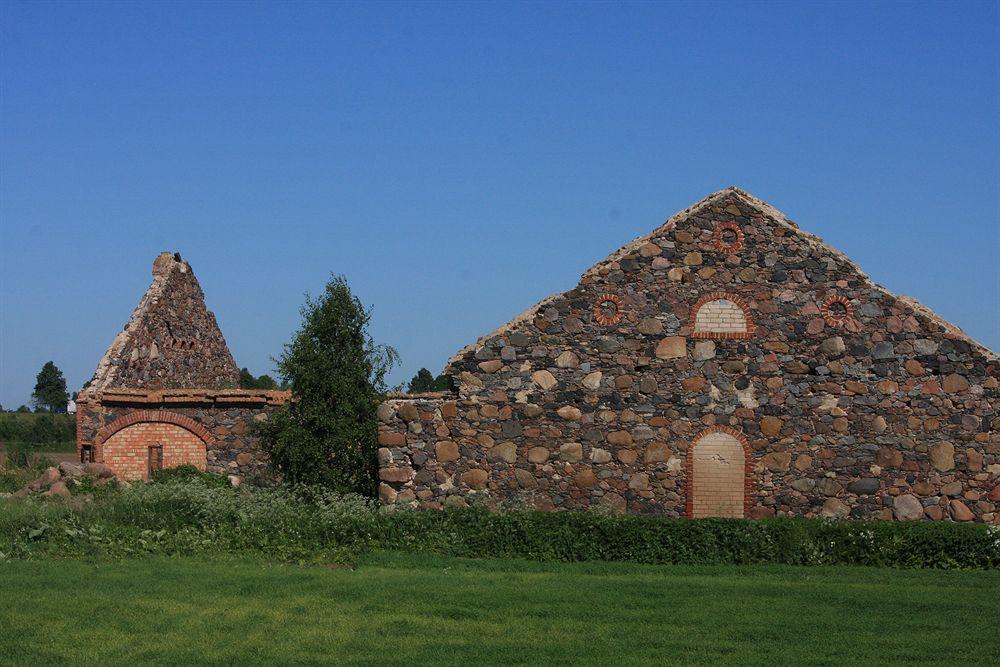 Готель Bistrampolis Manor Kuciai Екстер'єр фото